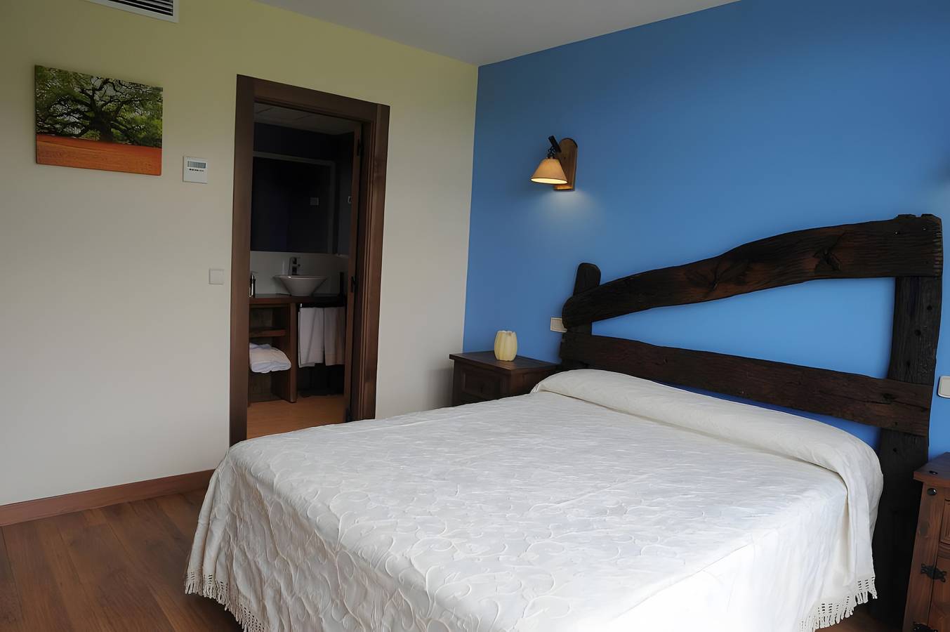 Zimmer 'El Roble' mit Whirlpool und Gemeinschaftspool im Garten in Gamonedo, Cangas de Onís