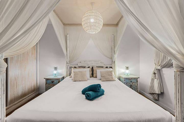 Maison avec piscine chauffée, solarium, grand jardin, accès haut débit WIFI in Lajares, La Oliva