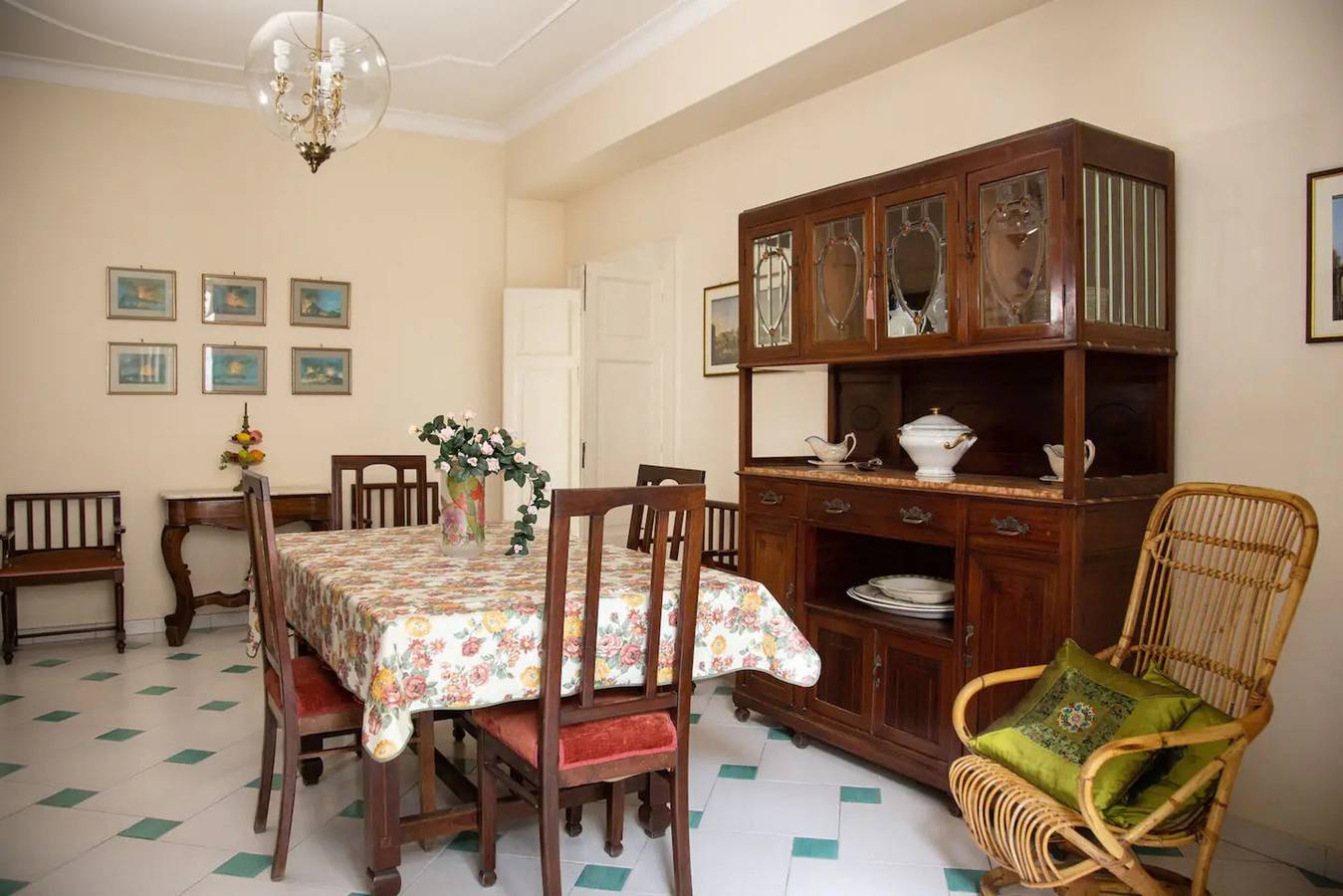 Apartamento entero, Apartamento vacacional "Casa Vela" con vistas a la montaña, terraza privada y Wi-Fi in Ariano Irpino, Provincia d'Avellino