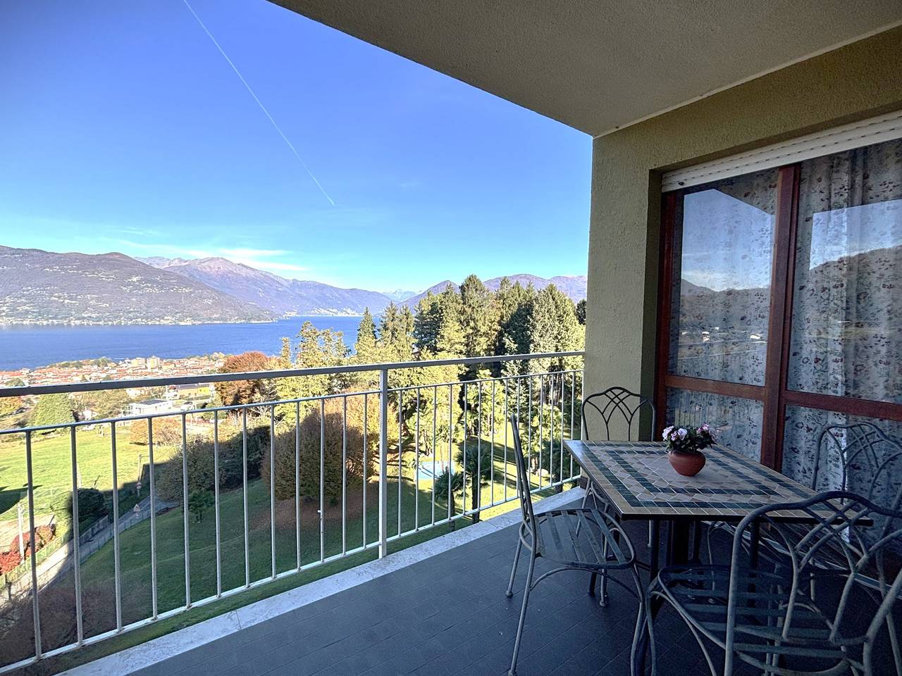 Ganze Wohnung, Eucalipto 2 lake view apt. in a residence in Germignaga, Lago Maggiore (Lombardei)