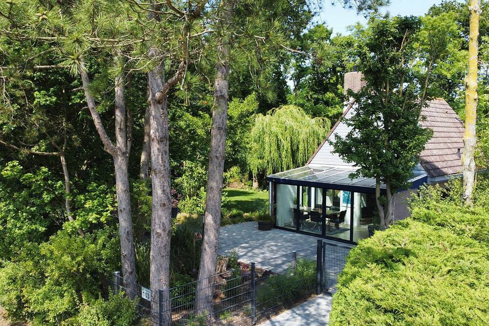 Ferienhaus auf 1000 qm eingezäuntem Grundstück, Sauna, 700m zum Strand in Scharendijke, Zeeuwse Kust