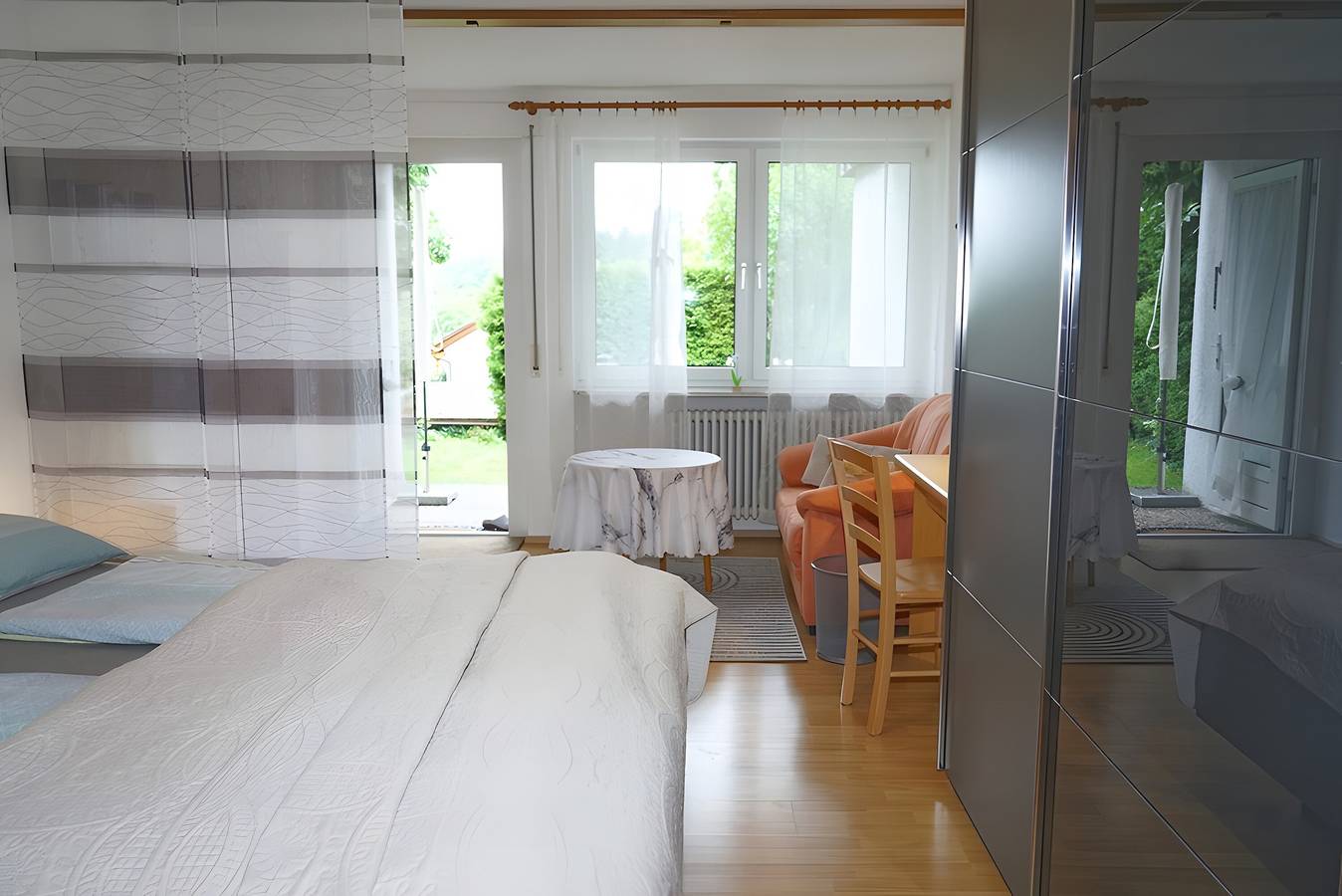 Ganze Wohnung, Feriewohnung 4 mit Terrasse, Gemeinschaftsgarten, Wlan & Dreiwelten Card in der Nähe vom Solemar in Bad Dürrheim, Mittlerer Schwarzwald