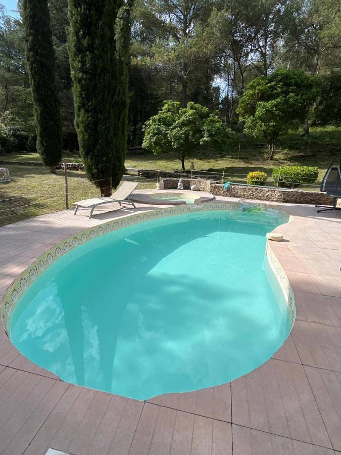 Chambre d’hôte pour 2 personnes, avec vue et terrasse ainsi que jardin et piscine à Nîmes - 3