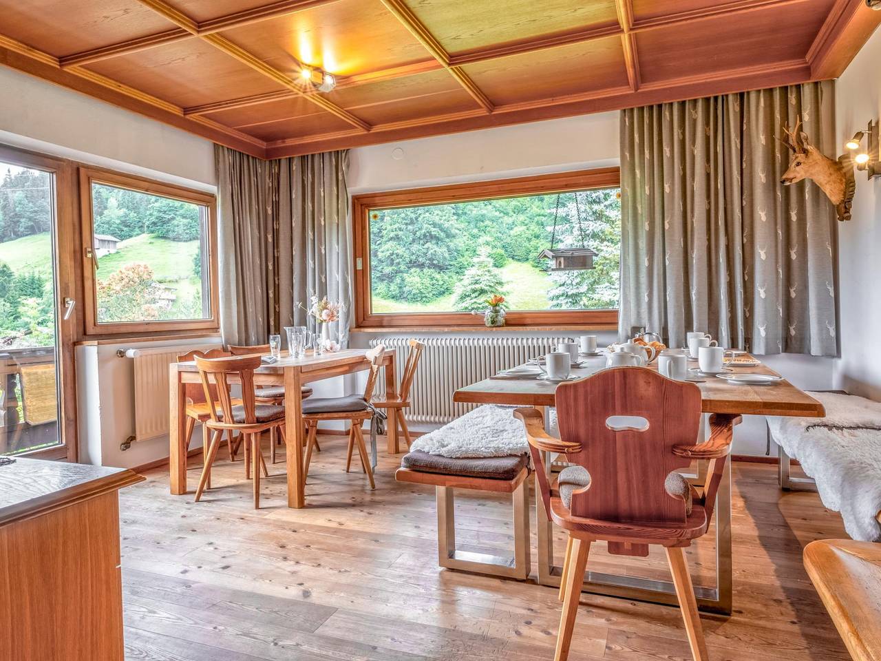 Uriges Ferienhaus am Radweg, großer Garten in Itter, Kaisergebirge