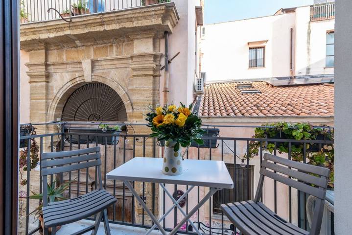Appartamento intero, GuestHost - Al Cassaro Holiday Home in Palermo, Provincia di Palermo