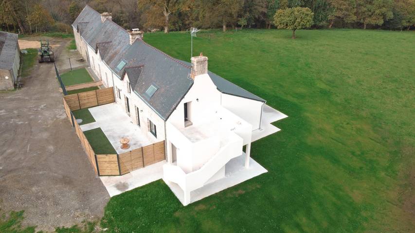 Gîte pour 4 personnes, avec jardin ainsi que jacuzzi et terrasse à Inguiniel - 2