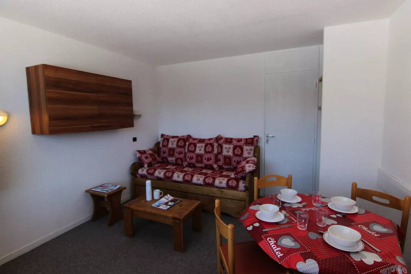 Entire studio, Val Thorens Studio Cabine 4 Staff And With Direct Access To Pistes in Val Thorens, Les Trois Vallées
