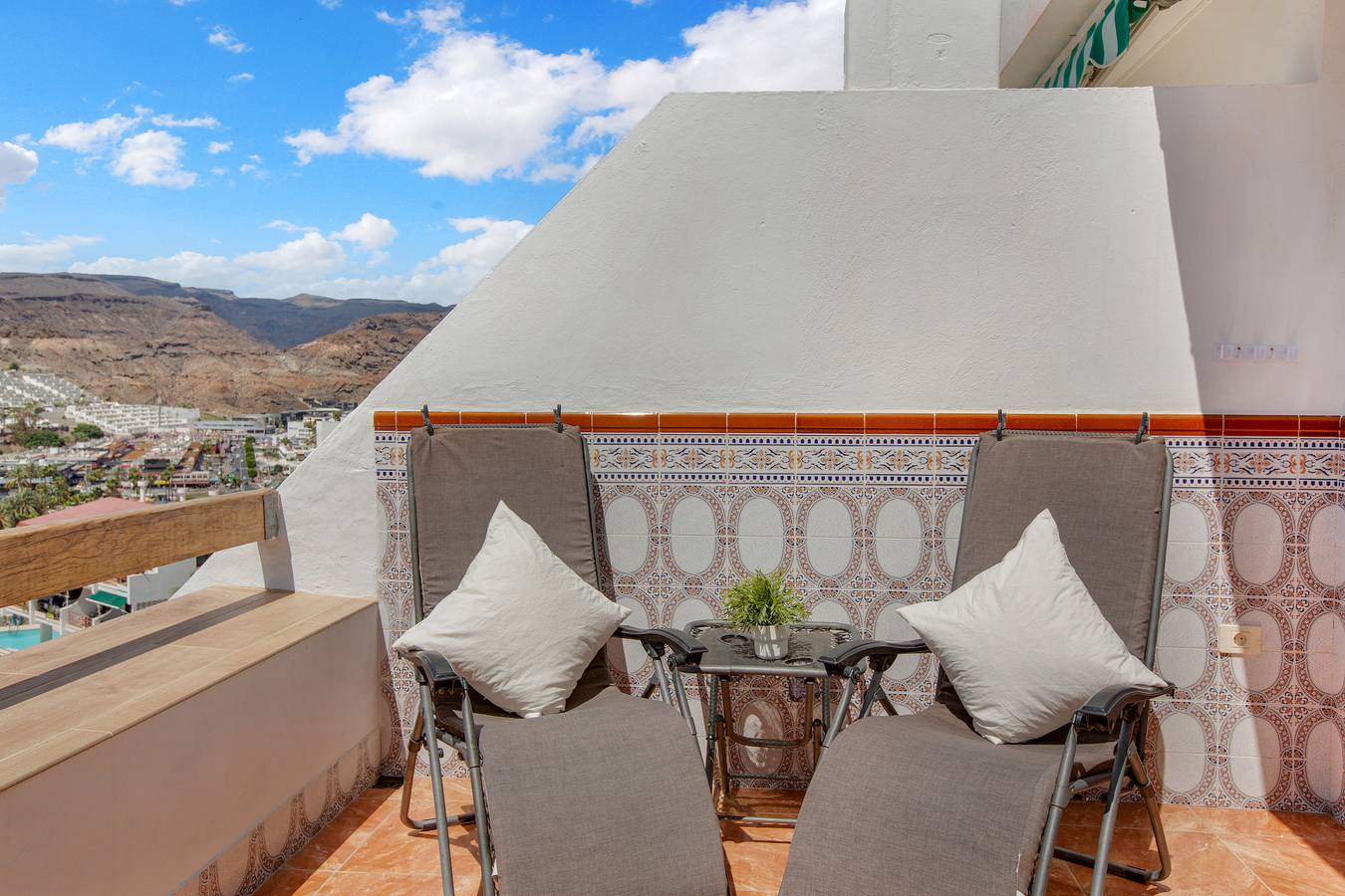 Holiday Home 'Lovely Studio in Puerto Rico' with Mountain View and Pool in Mogán, South Gran Canaria