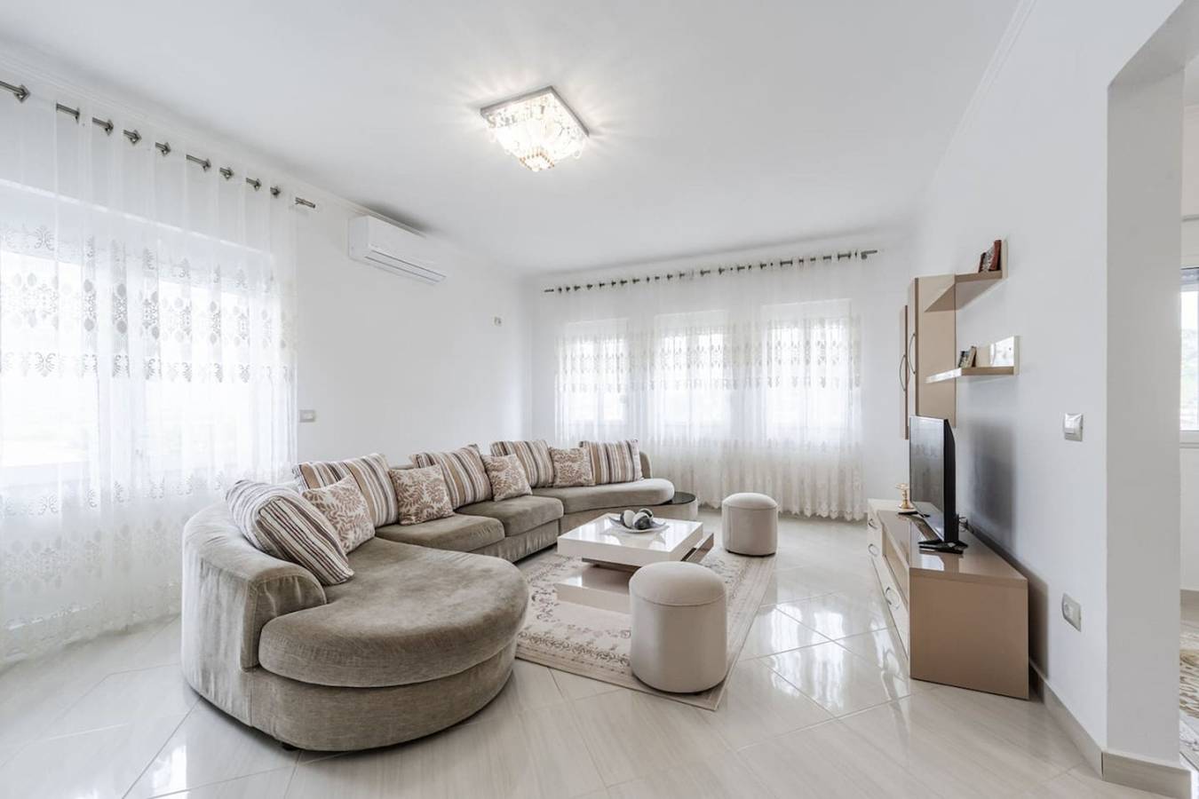 Appartamento intero, Appartamento vacanze per 7 persone con balcone in Albania