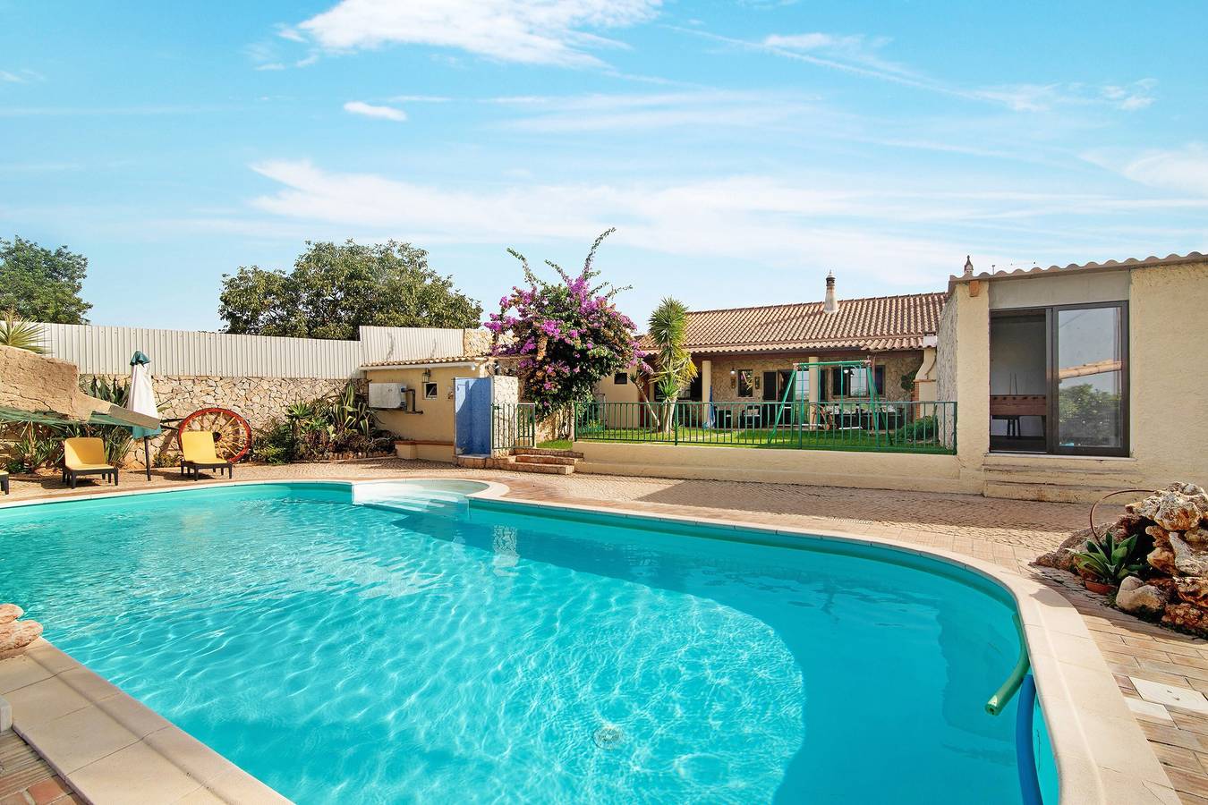 Casa de vacaciones 'Casa Rústica' con piscina y Wi-Fi in Alcantarilha, Alcantarilha e Pêra