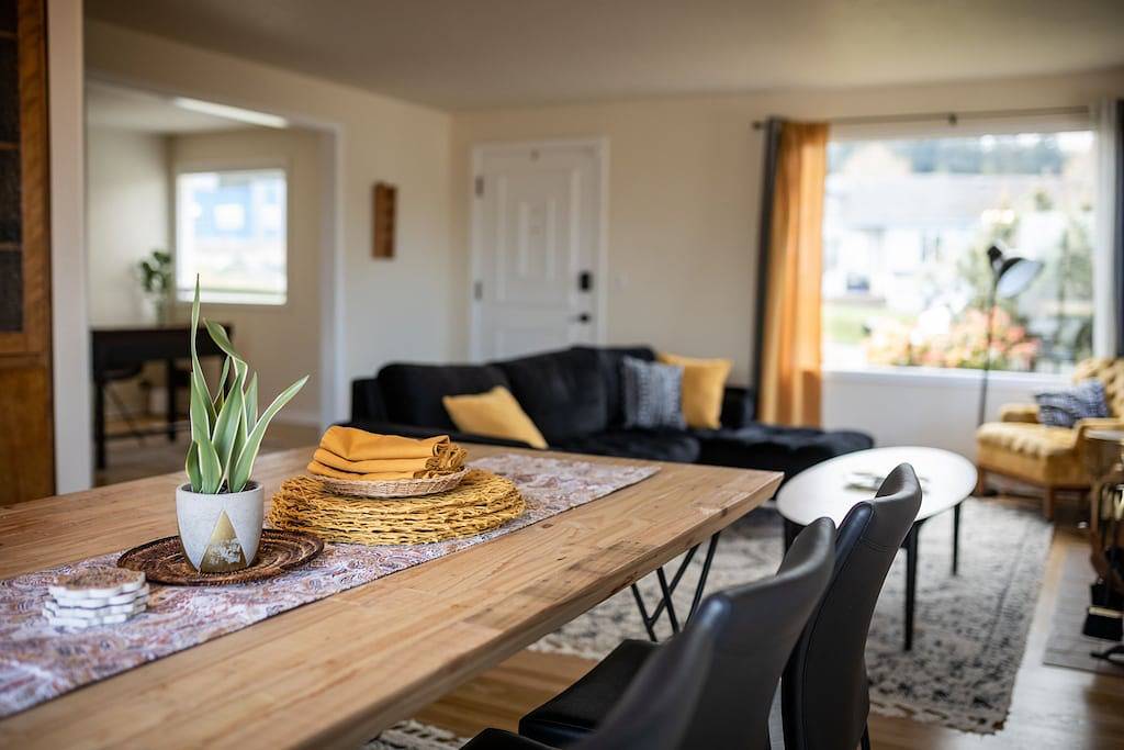 The Fika House- Mid Century Boho-Perfect Location! in Port Angeles, Hurricane Ridge