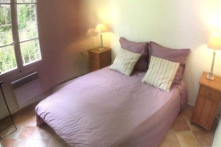 Location de vacances pour 8 personnes, avec jardin et terrasse à Allemagne-en-Provence - 2