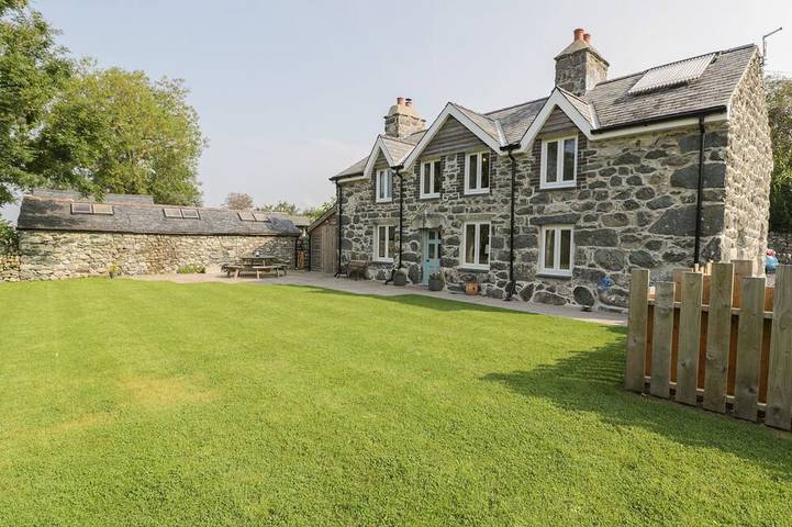 Cottage for 6 people, with garden in Dyffryn Ardudwy
