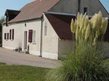 Gîte pour 4 personnes, avec jardin à Jouy-le-Potier