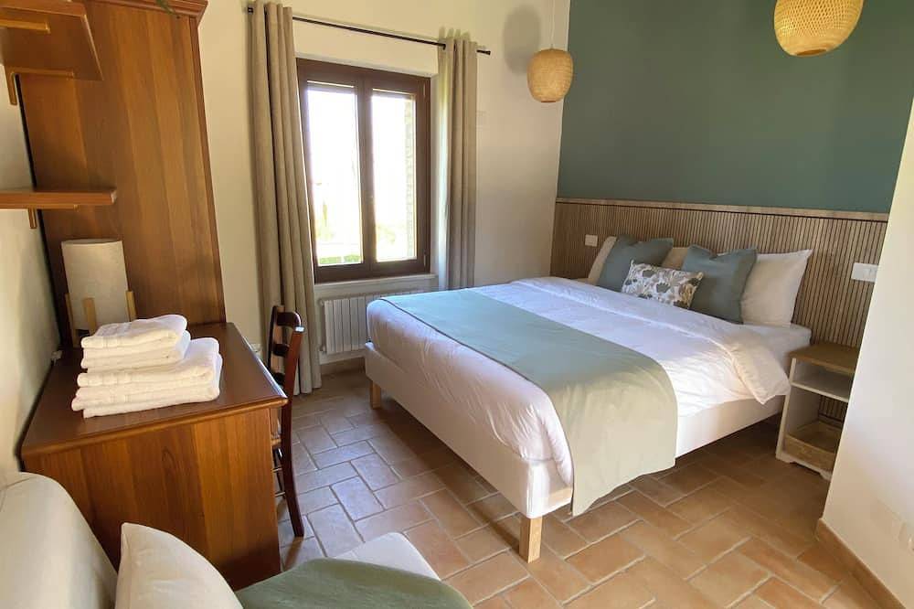 Relax in our Bed & Breakfast between horses and olive trees. in Cingoli, Provincie Macerata