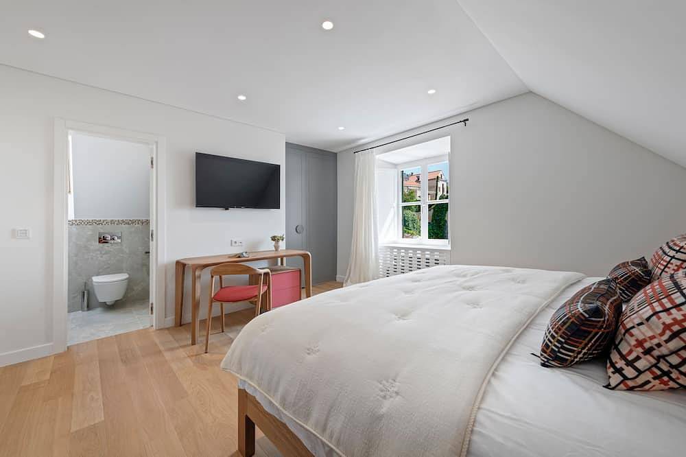 Villa Rossetta with a Pool and Large Garden in Downtown Dubrovnik in Dubrovnik, Grad Dubrovnik