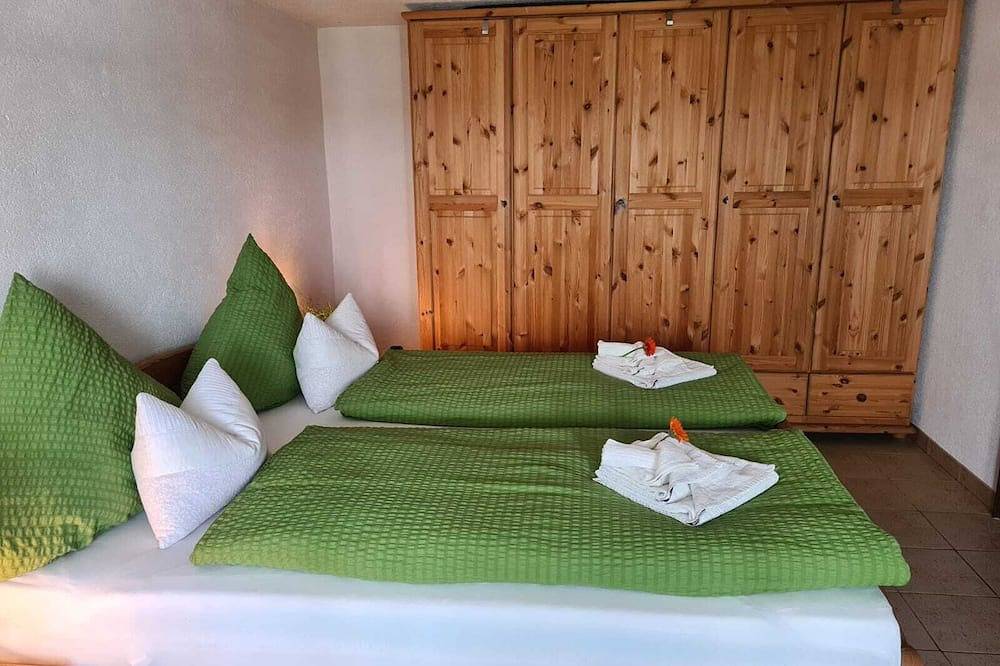 Haus mit Seeblick - Terrassen - großzügig auf 2 Ebenen - freistehend 1.000 qm in Bringhausen, Edertal