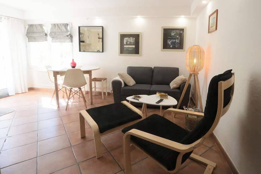 Promoción -10% últimos minutos Casa rural en una propiedad con árboles y piscina. in Mimet, Region de Aix-en-Provence