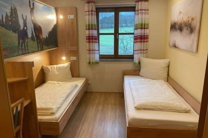 Ganze Wohnung, Gemütliche Ferienwohnung (62qm) mit zwei Schlafzimmern und Balkon in Theisseil, Naturpark Nördlicher Oberpfälzer Wald
