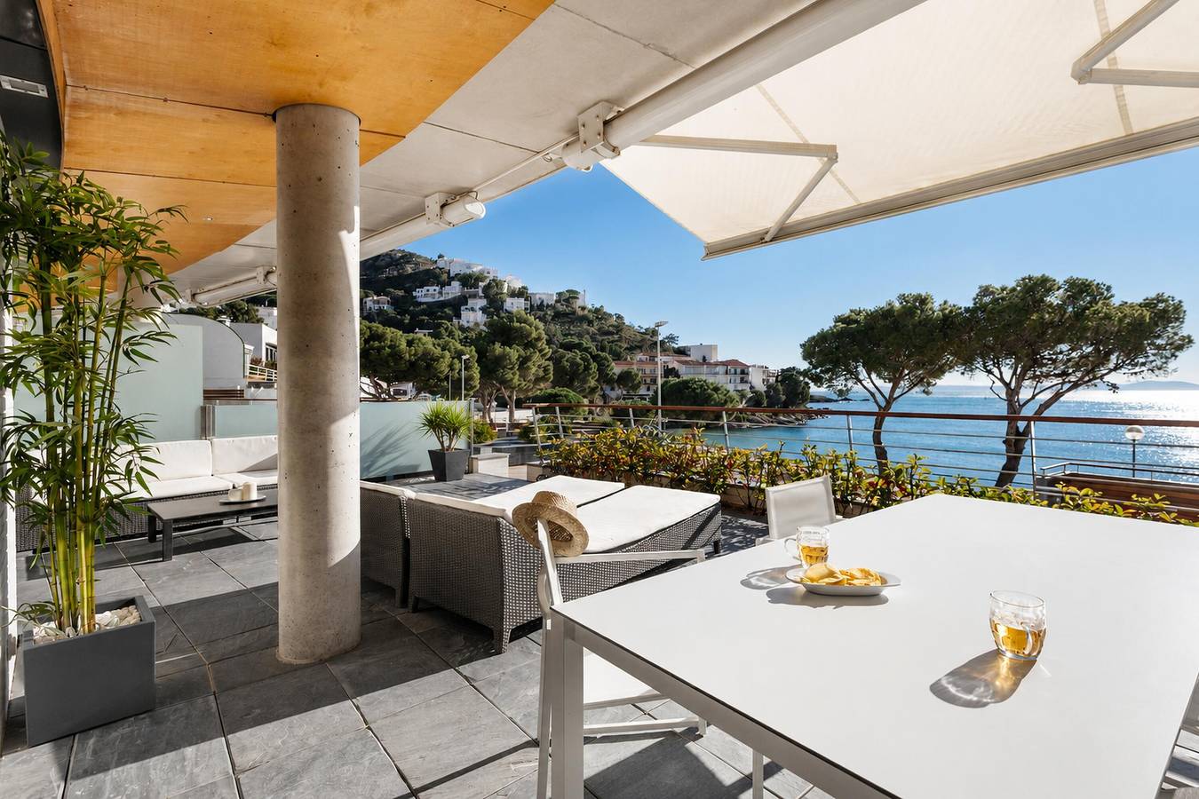 Appartement entier, Appartement en bord de mer avec vue sur la mer à Playa Canyelles petites in Canyelles Petites, Roses