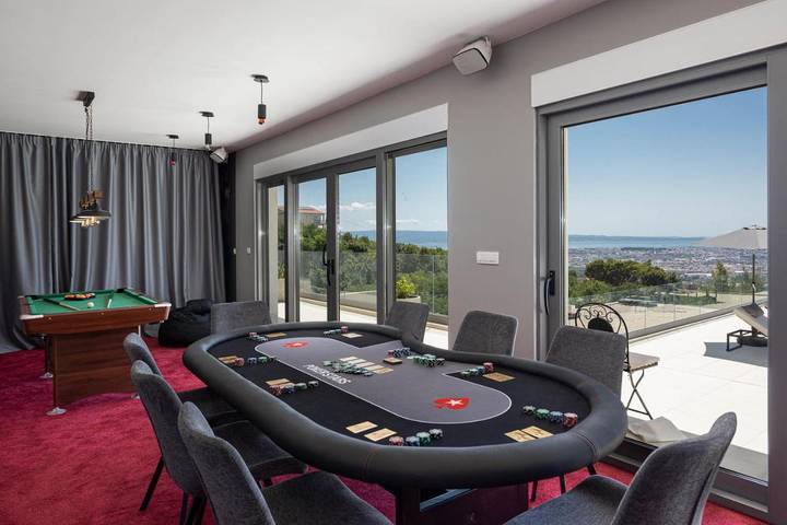 Villa pour 8 personnes, avec piscine ainsi que jacuzzi et jardin à Solin - 4