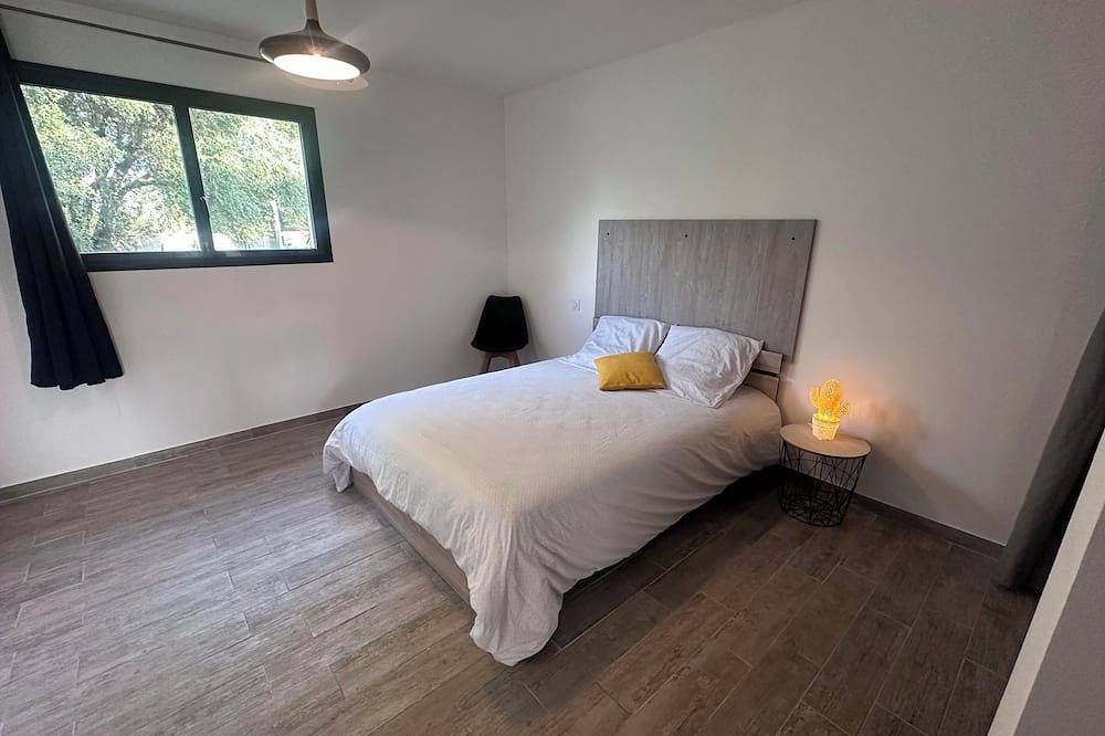 Ganze Wohnung, U Terzu spacious new apartment in Aléria, Corte und Umgebung