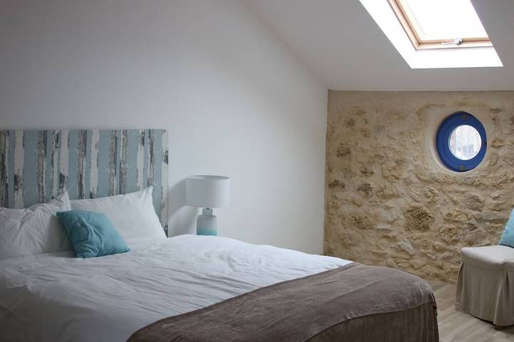 Location de vacances pour 4 personnes, avec terrasse et jardin à Saint-Jean-d'Eyraud