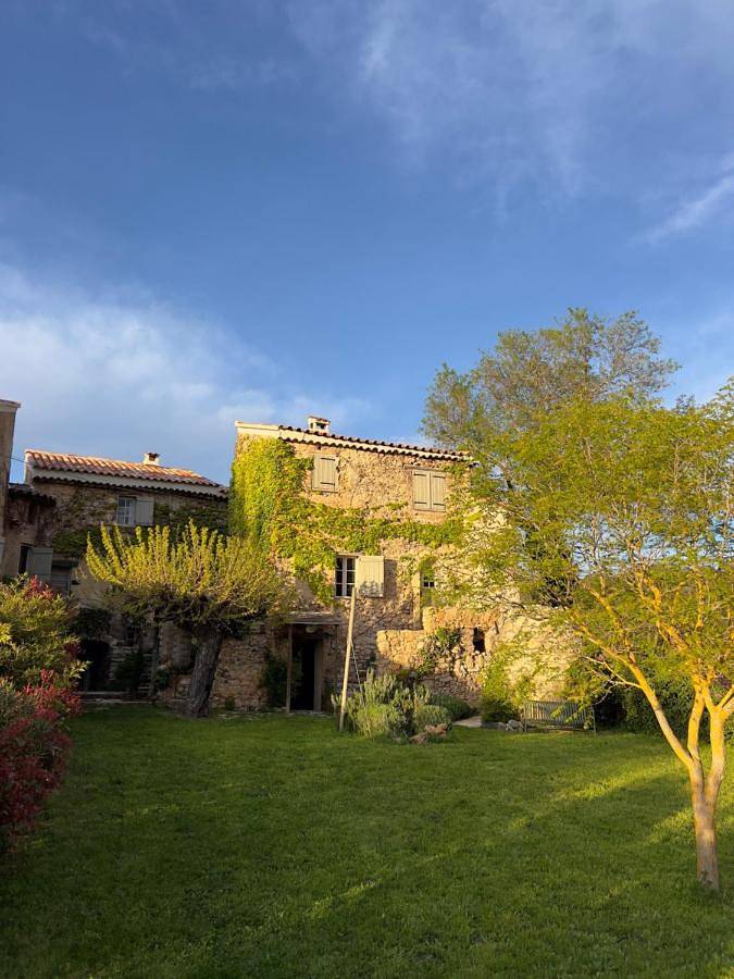 Maison d’hôte pour 2 personnes, avec jardin ainsi que vue et piscine à Cotignac - 4