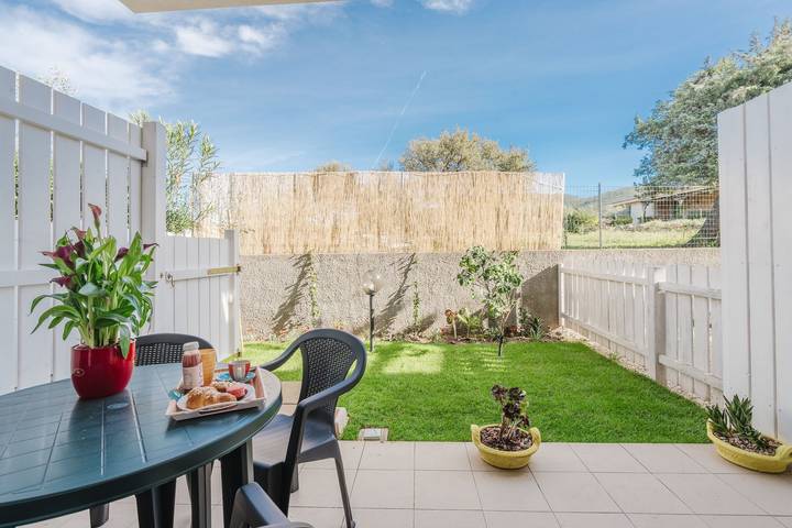 Ganze Wohnung, Casa Lidia mit Gemeinschaftspool, privatem Parkplatz und Garten; Residence Bouganville, Viddalba in Viddalba, Sassari Provinz