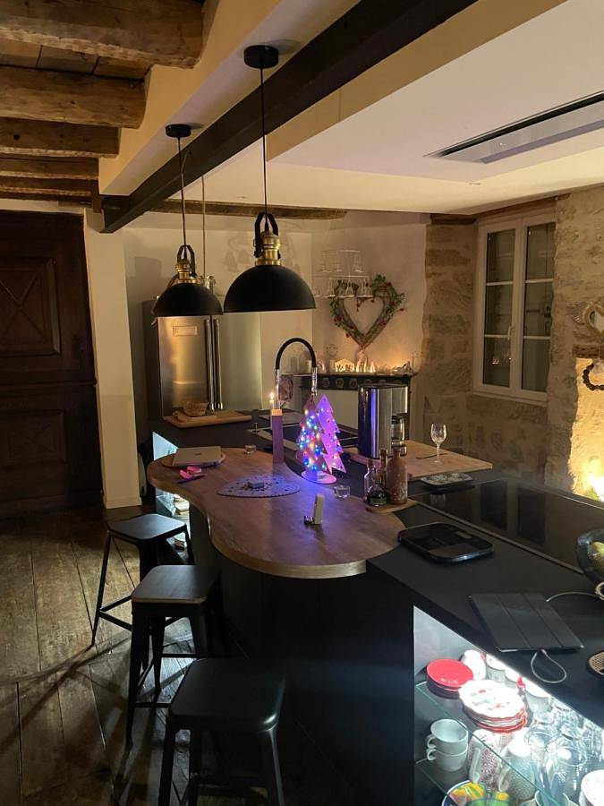 Location de vacances pour 6 personnes, avec jardin et jacuzzi à La Roche-Canillac - 4