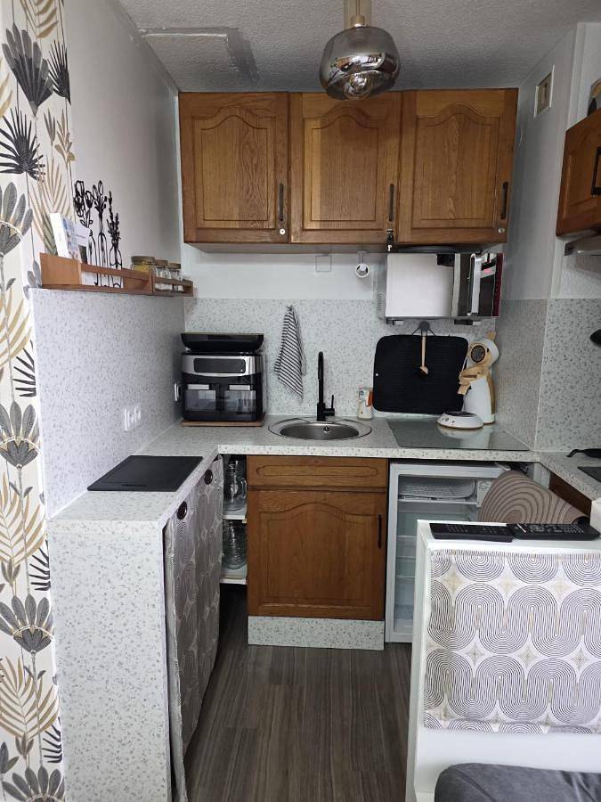Appartement entier, Studio 5 personnes, pied des pistes, balcon, vue montagne in Luchon-Superbagnères, Saint-Aventin