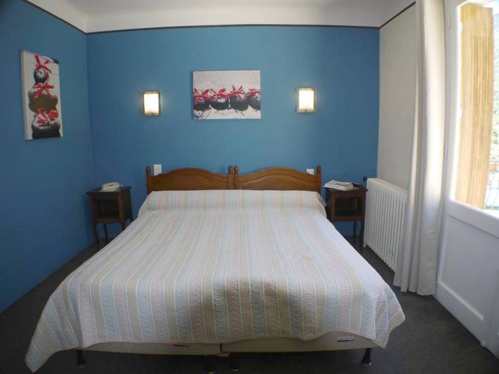 Hôtel pour 2 personnes, avec vue ainsi que terrasse et jardin à Perles-et-Castelet - 4