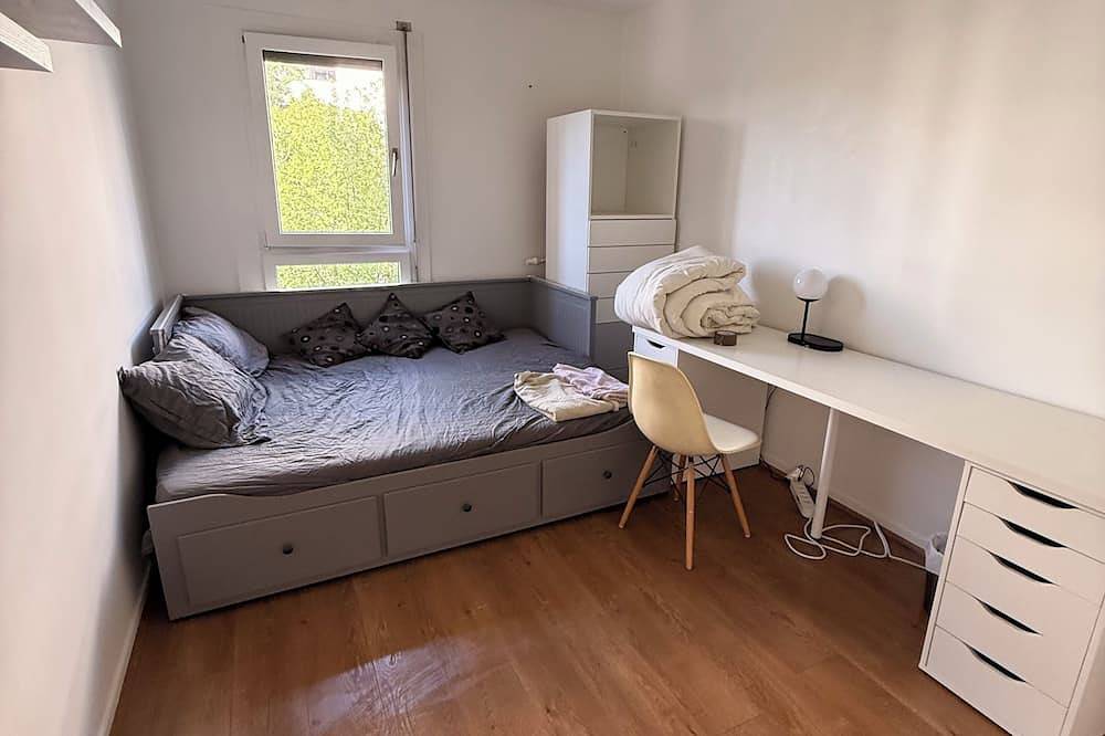 Ganze Wohnung, Duplex Levallois with large terrace at the foot of the metro, 20 minutes from central Paris in Levallois-Perret, Hauts-de-Seine