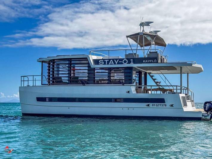Bateau pour 4 personnes, avec piscine ainsi que terrasse et jacuzzi en Martinique