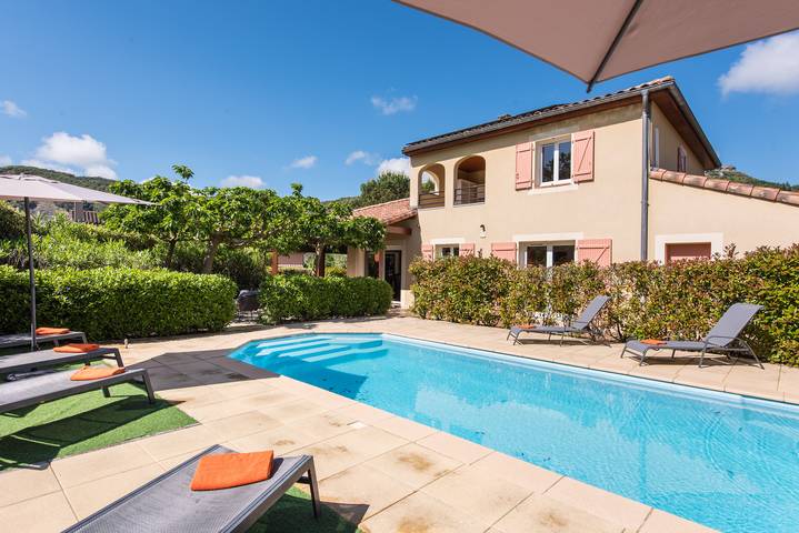Gîte pour 6 personnes, avec piscine, animaux acceptés