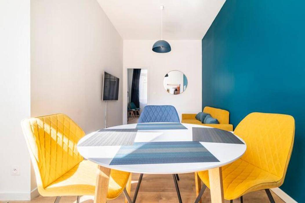 Appartement entier, One-Bedroom Apartment in Valenciennes, Région de Valenciennes