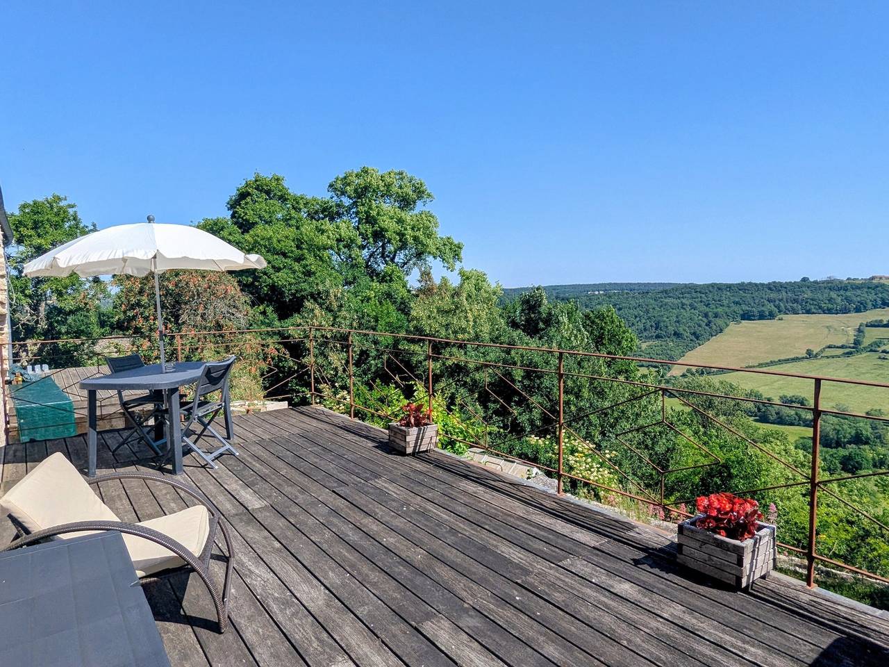 Gîte charmant, vue sur la vallée - 3 pers. in Flavigny-sur-Ozerain, Région de Montbard