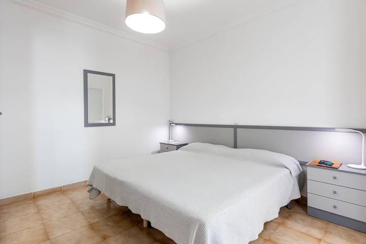 Entire apartment, 535 Primavera Bright Accommodation With Pool in Playa de LA BALLENA (Arona), Arona