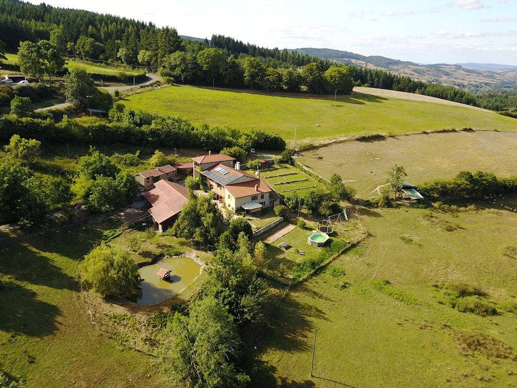 La Ferme du Planet - Chambre La Forêt in Deux-Grosnes, Région de Villefranche-sur-Saône