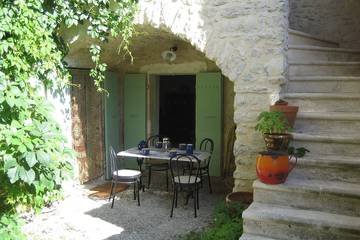 Gîte pour 7 personnes, avec jardin à Fons-sur-Lussan