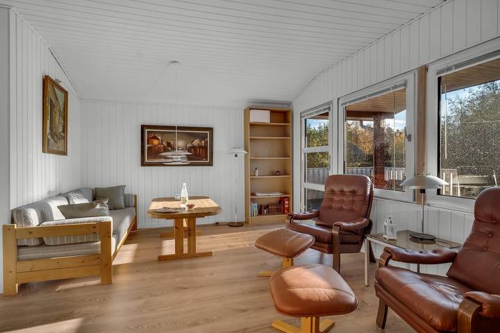 Cozy holiday home with modern facilities close to the water. in Limfjord in Westjütland