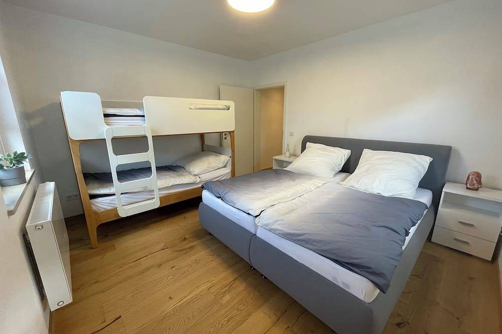 Ganze Wohnung, Moderne Ferienwohnung mit großer Terrasse im Fränkischen Seenland in Allersberg, Frankenalb