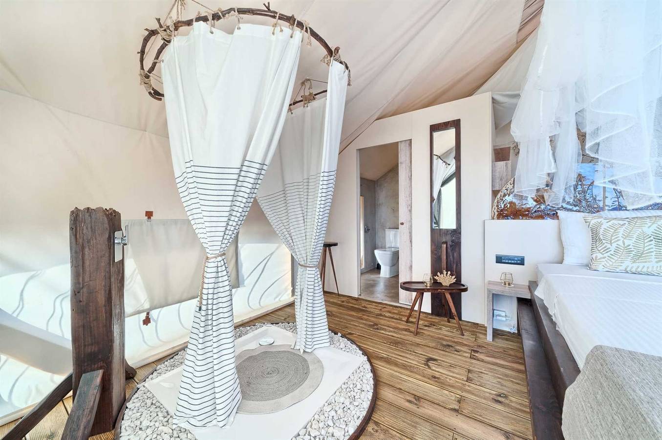 Luxus Glamp New Horizons Ii in Jezera, Murter