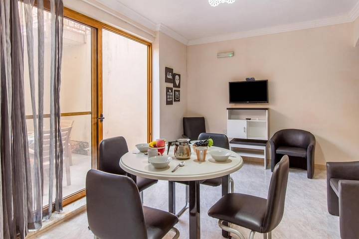 Apartamento entero, Sunny pool and terrace - Merill nb1 in il-Mellieha, Mellieha