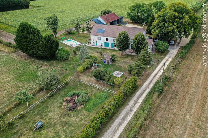 Chambre d’hôte pour 7 personnes, avec Jardin et Piscine à Montipouret