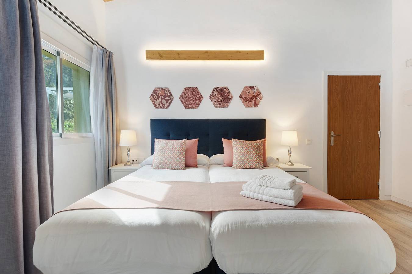 Apartamento entero, Apartamento de vacaciones 'Casa Lomo El Aire Aceviño' con vistas al mar, piscina compartida y Wi-Fi in San Cristóbal de La Laguna, Tenerife Norte