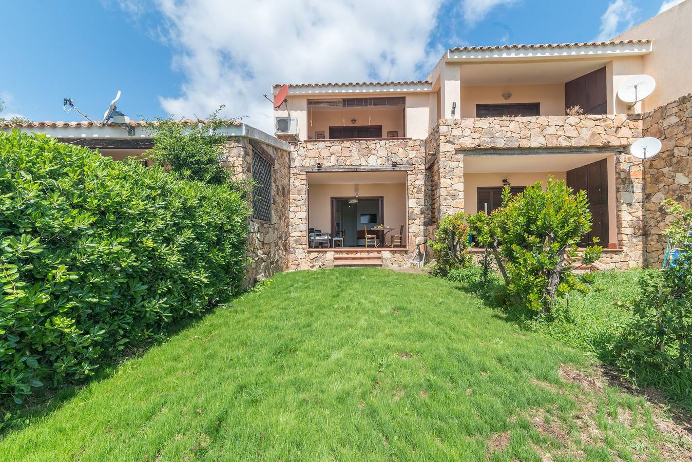 Ganze Wohnung, Ferienwohnung Trilo Monte Petrosu mit Meerblick, Garten und Bbq in Monte Petrosu, San Teodoro