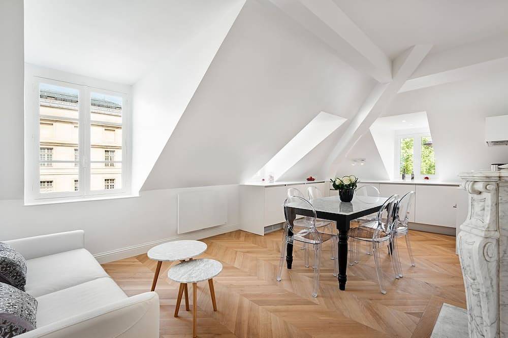 Ganze Wohnung, Eingerichtete Luxus-Wohnung nur 50 Meter vom Schloss Versailles in Versailles, Yvelines