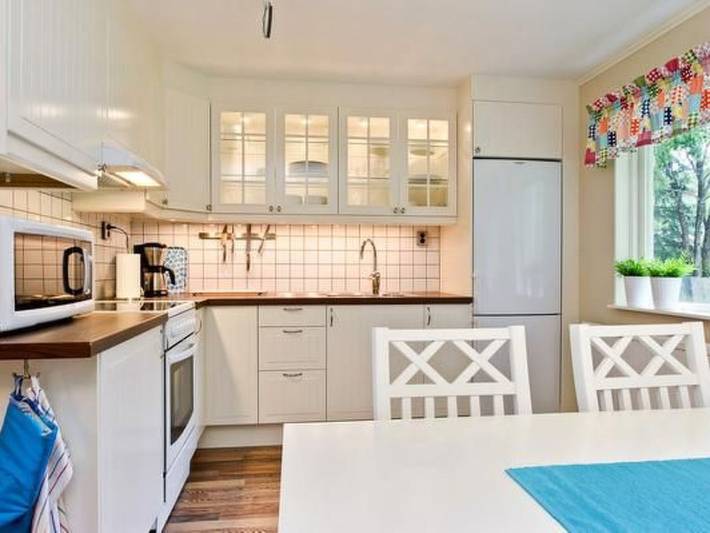 Ferienhaus für 6 Personen, mit Terrasse und Garten sowie Seeblick in Östergötland - 2