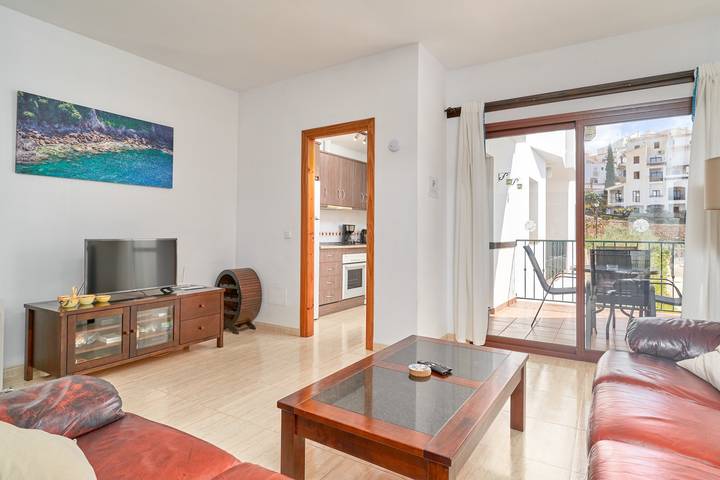 Entire apartment, Apartment 'Casa Clare' with Mountain View, Shared Pool and Wi-Fi in Frigiliana Road, Frigiliana